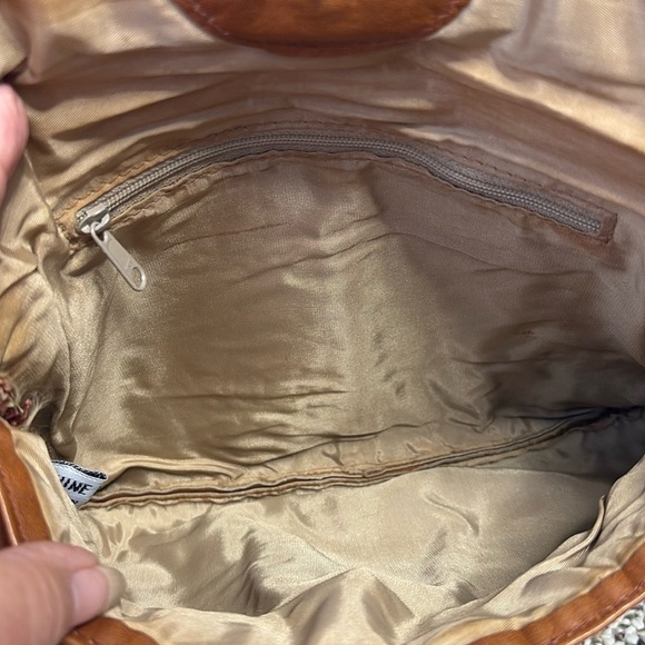 Vtg Camel Colored Leather Clutch. Y2K - Picture 5 of 7